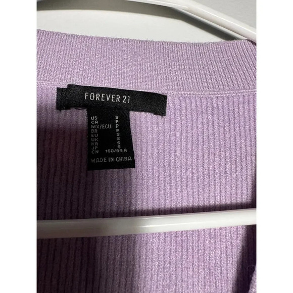 Forever 21 Womens long sleeve cropped button-up Lavender/purple sweater, size Sm - Picture 4 of 4